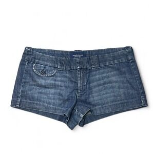 lowrise American Eagle dark wash mini shorts with cute pocket detailing